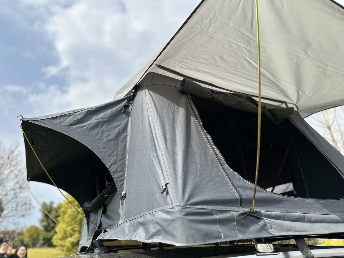 RENTAL - NorthPaw ROAM Rooftop Tent