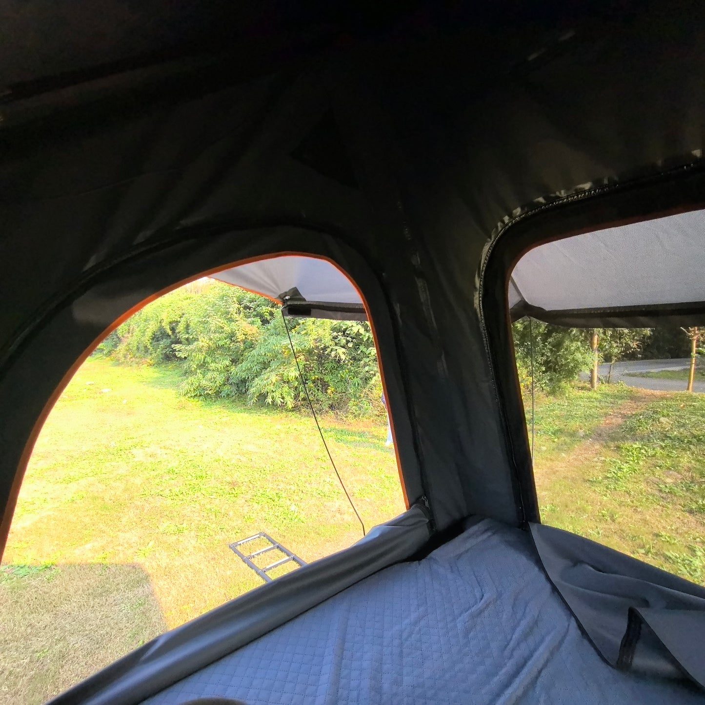 NorthPaw APEX Hard Shell Rooftop Tent